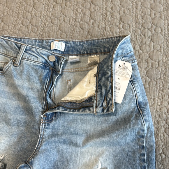 Time & Tru High Rise Straight Regular - Picture 3 of 4